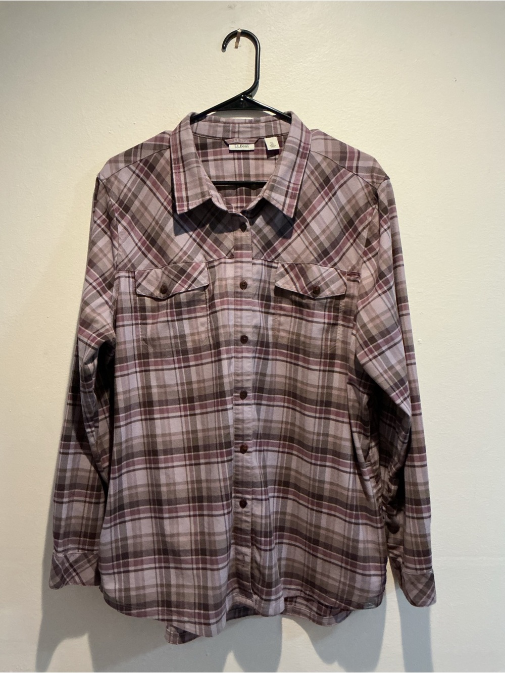 Woman's L.L. Bean Plaid Long Sleeve Button Down Shirt Flap Pockets Stretch
